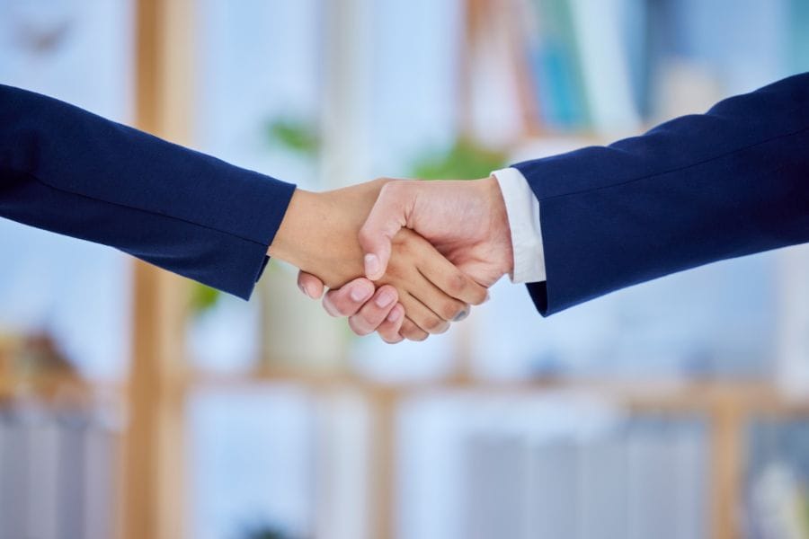 Ventes CRM poignée de main